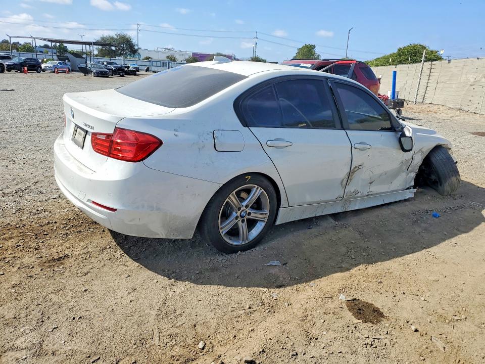 Продажа на аукционе авто 2015 Bmw 320, vin: WBA3B1G5XFNT63607, номер лота: 95587775