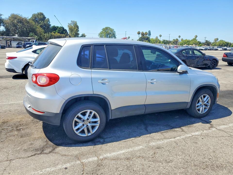 60508926 :رقم المزاد ، WVGAV7AX4BW538268 vin ، 2011 Volkswagen Tiguan مزاد بيع