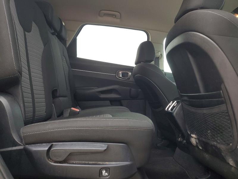 61514416 :رقم المزاد ، 5XYRG4LC4MG061111 vin ، 2021 Kia Sorento مزاد بيع