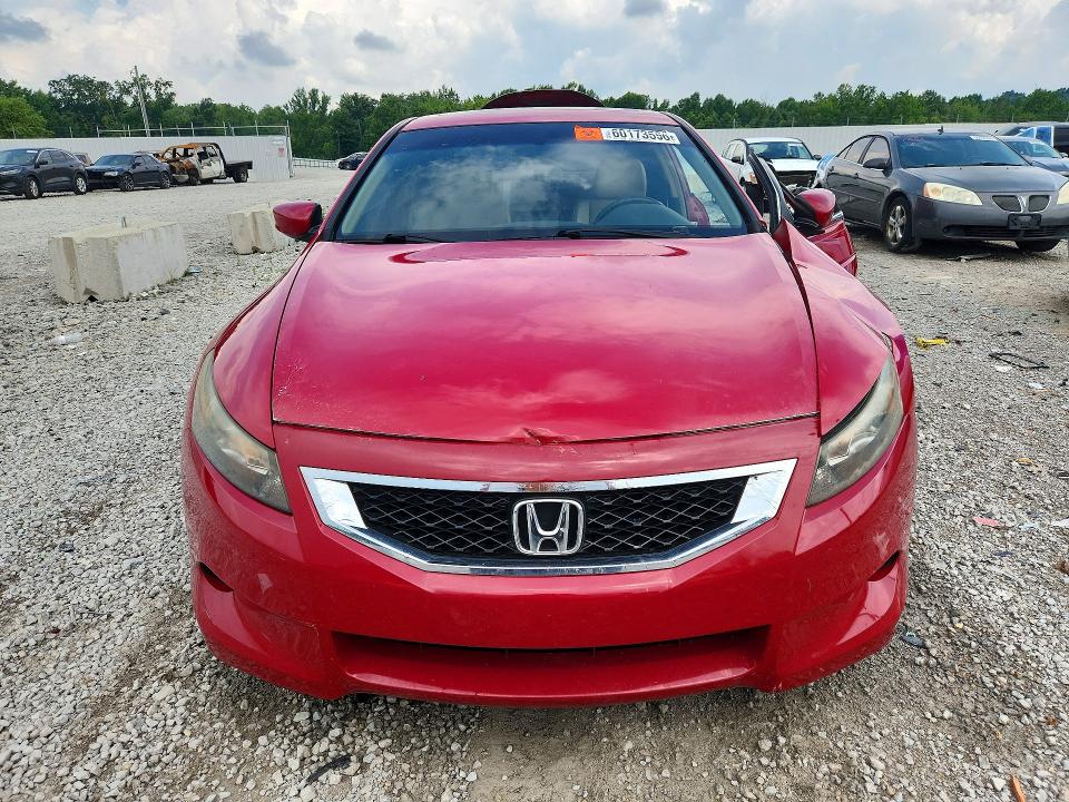 60173556 :رقم المزاد ، 1HGCS12878A014825 vin ، 2008 Honda Accord مزاد بيع