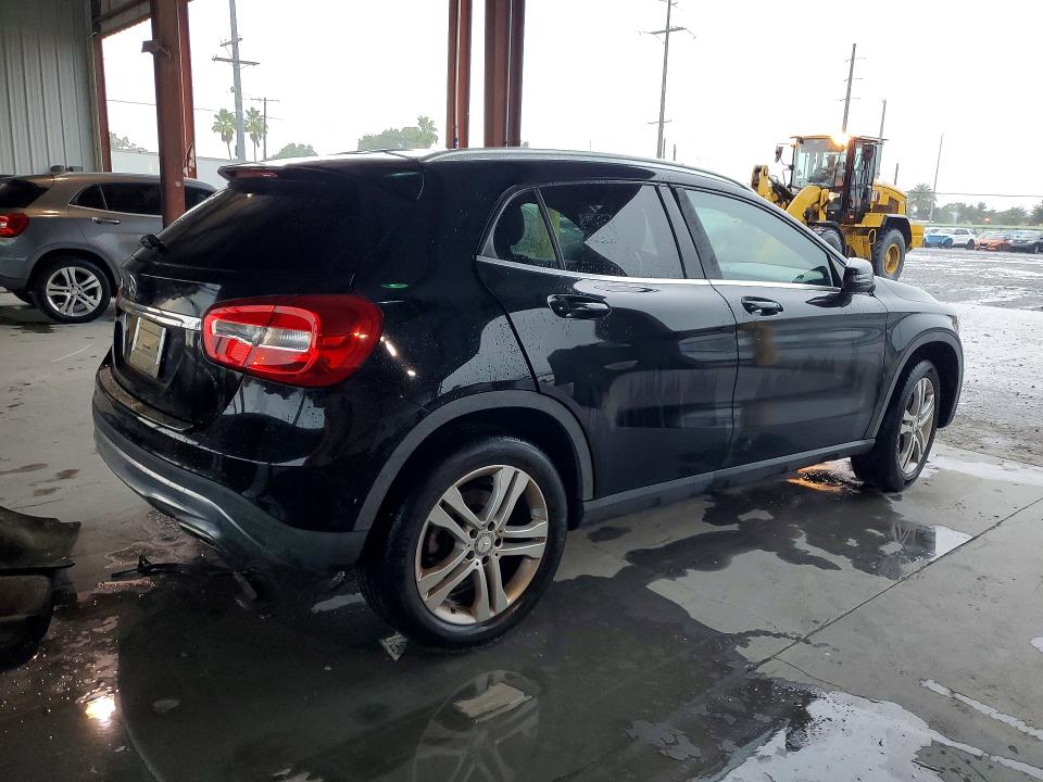 61288926 :رقم المزاد ، WDCTG4EB2HJ313271 vin ، 2017 Mercedes-benz Gla مزاد بيع