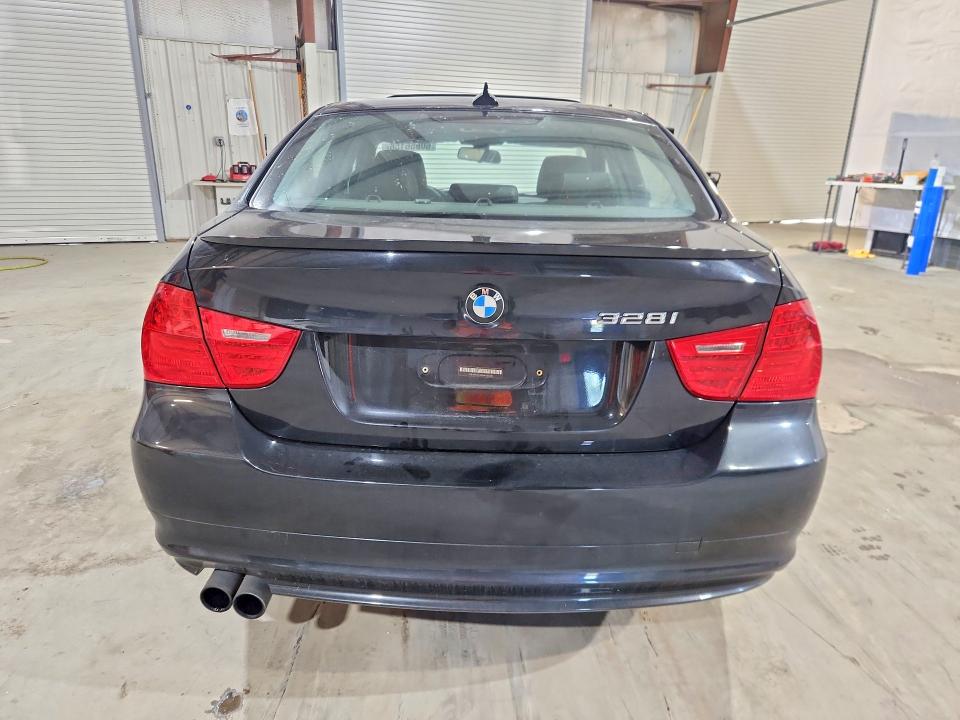 60656156 :رقم المزاد ، WBAPK7C50BA463601 vin ، 2011 Bmw 328 مزاد بيع