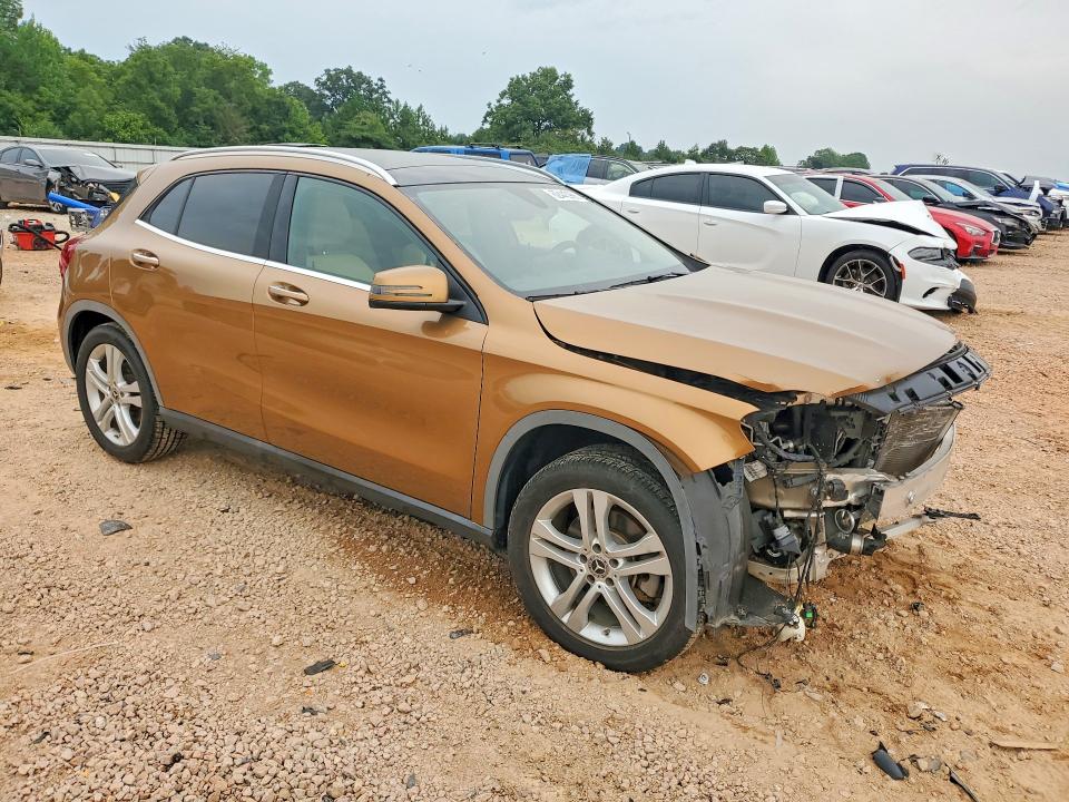 62443966 :رقم المزاد ، WDCTG4GB4JJ455124 vin ، 2018 Mercedes-benz Gla مزاد بيع