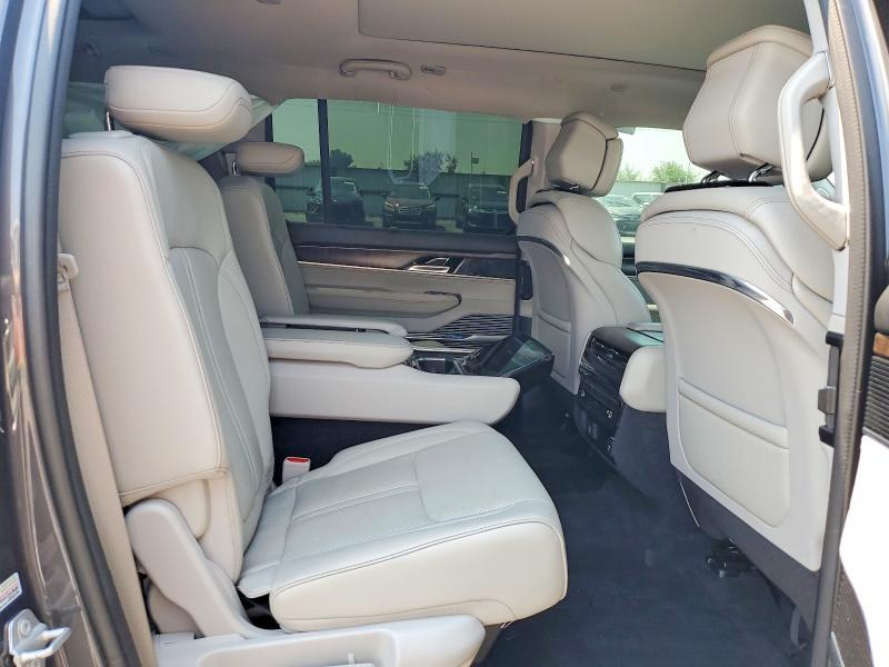 62661316 :رقم المزاد ، 1C4SJVEJ4NS116642 vin ، 2022 Jeep Grand Wagoneer مزاد بيع