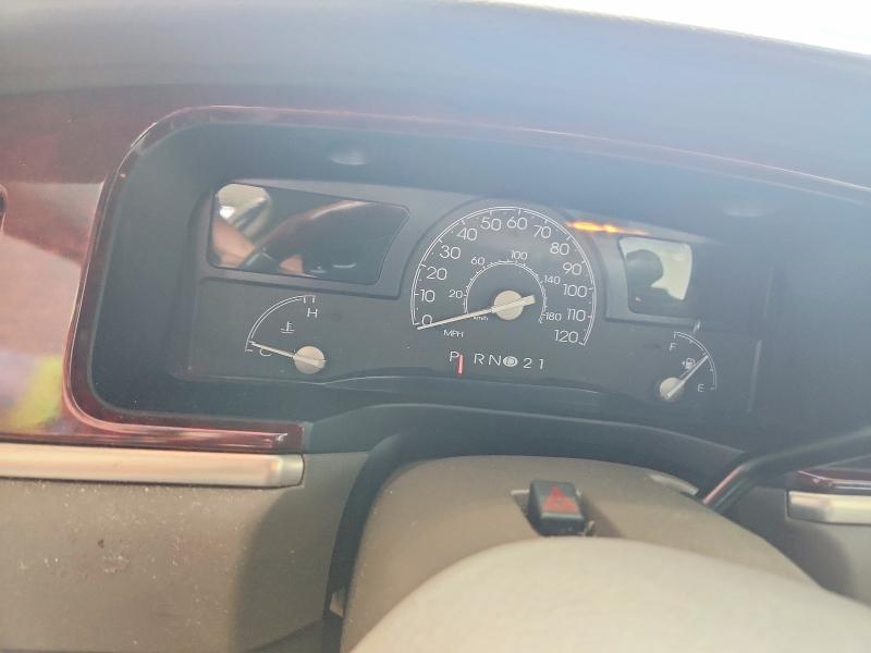 Продажа на аукционе авто 2004 Lincoln Town Car, vin: 1LNHM83W24Y665958, номер лота: 63156316