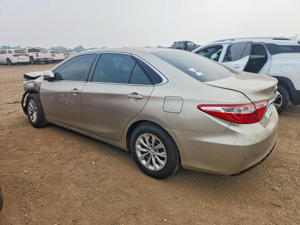 60018706 :رقم المزاد ، 4T4BF1FK6FR450518 vin ، 2015 Toyota Camry مزاد بيع