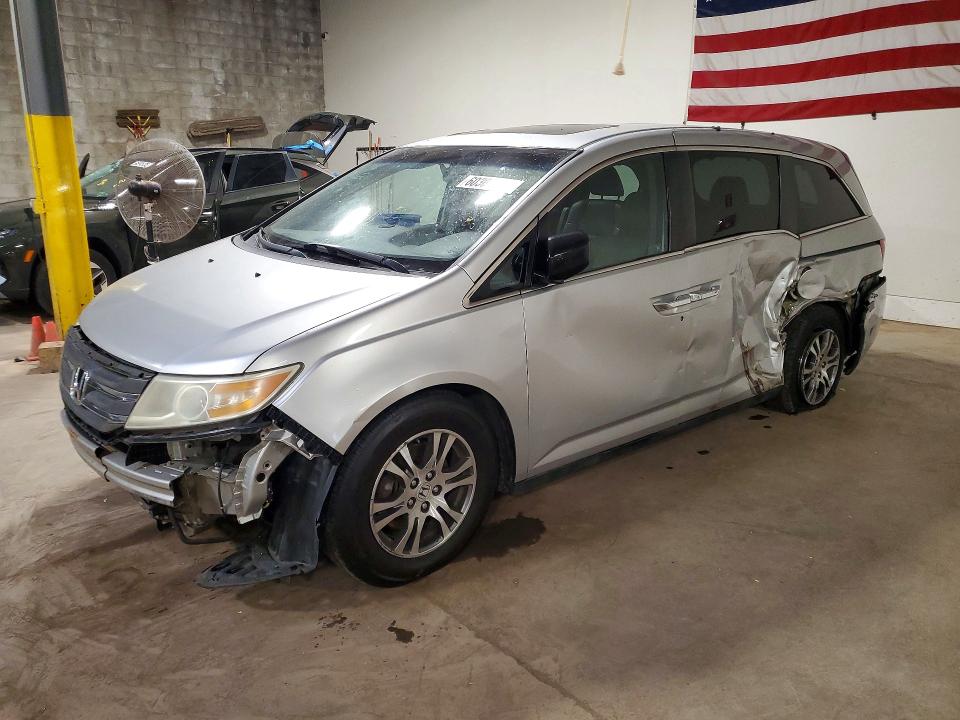 60304216 :رقم المزاد ، 5FNRL5H67CB111686 vin ، 2012 Honda Odyssey مزاد بيع