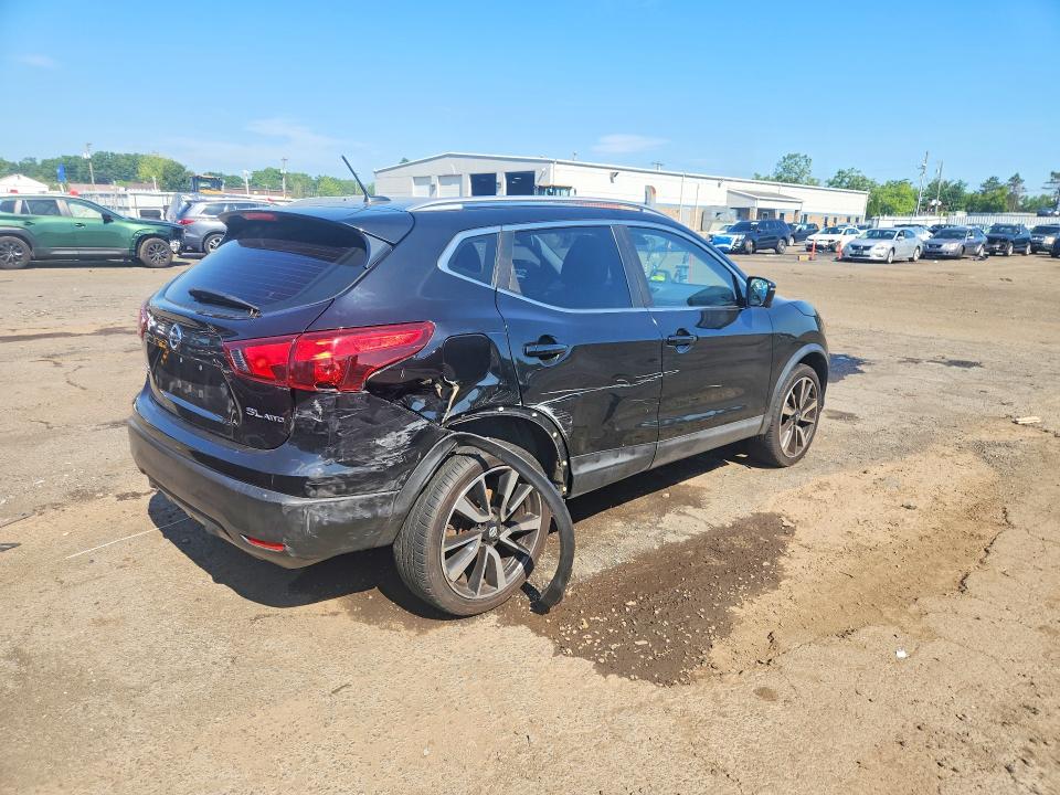 59721526 :رقم المزاد ، JN1BJ1CRXHW102097 vin ، 2017 Nissan Rogue Sport مزاد بيع