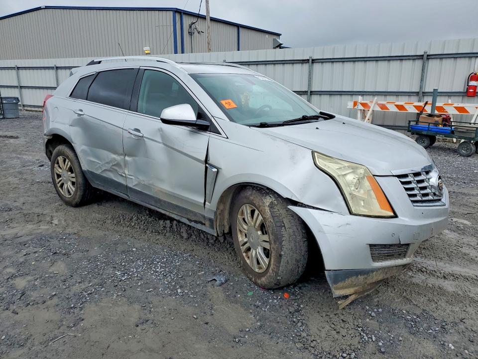 61083136 :رقم المزاد ، 3GYFNBE34FS609453 vin ، 2015 Cadillac Srx مزاد بيع