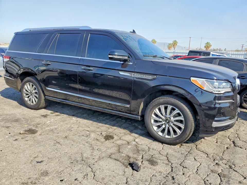Продаж на аукціоні авто 2022 Lincoln Navigator, vin: 5LMJJ3MT8NEL13842, номер лоту: 61328226