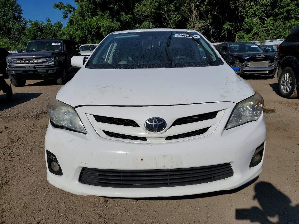60069836 :رقم المزاد ، 2T1BU4EE0DC932333 vin ، 2013 Toyota Corolla مزاد بيع