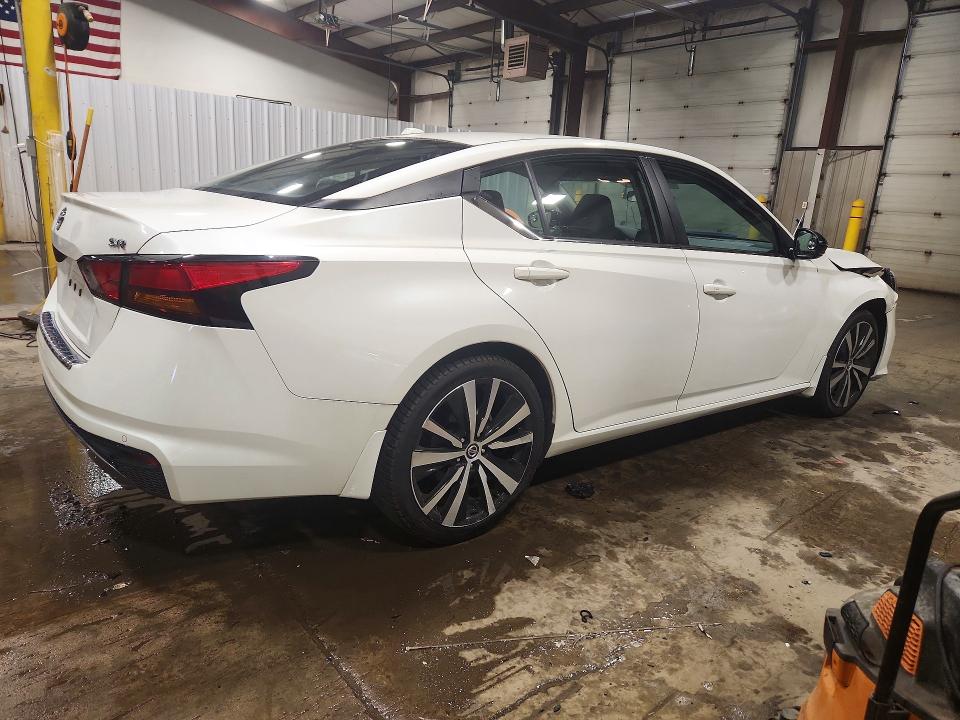 2020 Nissan Altima მანქანა იყიდება აუქციონზე, vin: 1N4BL4CV8LC208585, აუქციონის ნომერი: 61818386
