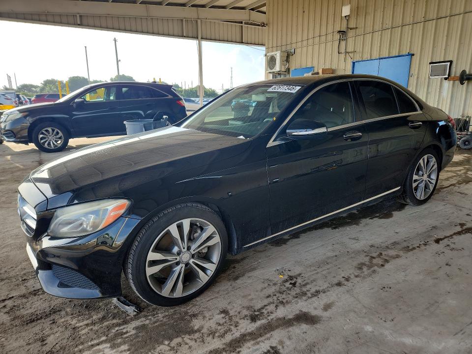 2015 Mercedes-benz C მანქანა იყიდება აუქციონზე, vin: 55SWF4JB4FU069413, აუქციონის ნომერი: 62617346