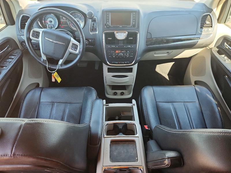 61145326 :رقم المزاد ، 2C4RC1BG0GR200083 vin ، 2016 Chrysler Town & Country مزاد بيع