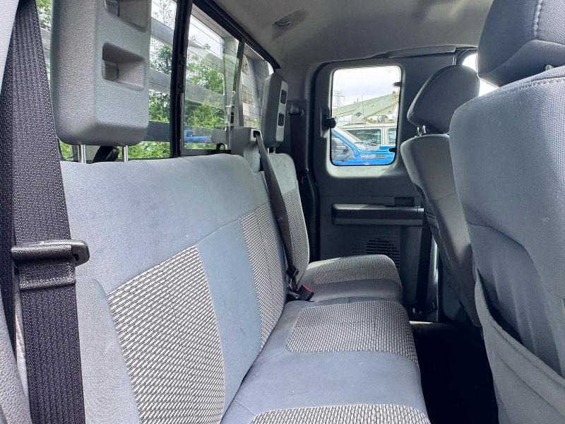 61004206 :رقم المزاد ، 1FT8X3BT9FEC86109 vin ، 2015 Ford F350 مزاد بيع