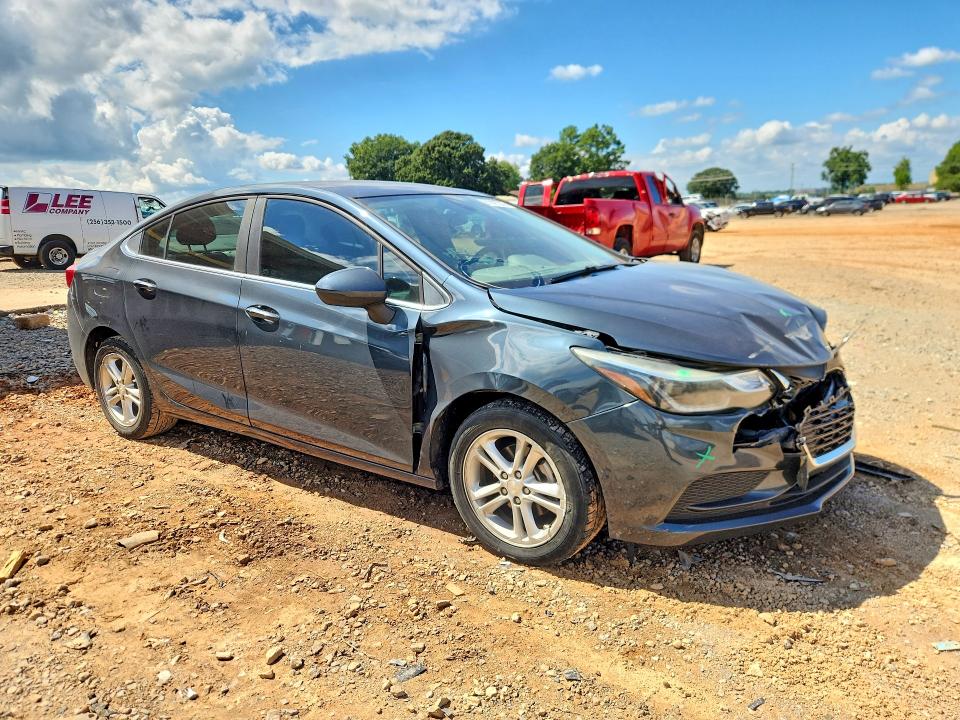 Продажа на аукционе авто 2017 Chevrolet Cruze, vin: 1G1BE5SM2H7270429, номер лота: 61327286