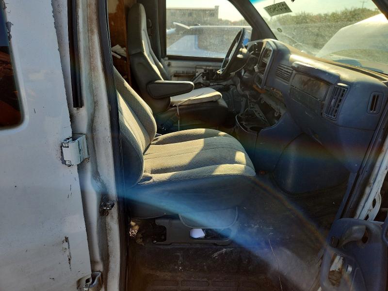 51519456 :رقم المزاد ، 1GCFG15W0Y1119682 vin ، 2000 Chevrolet Express G1500 مزاد بيع