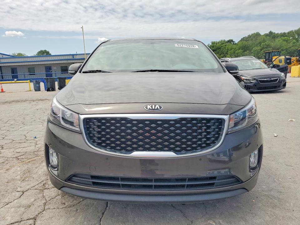 62275926 :رقم المزاد ، KNDMC5C16H6326470 vin ، 2017 Kia Sedona مزاد بيع