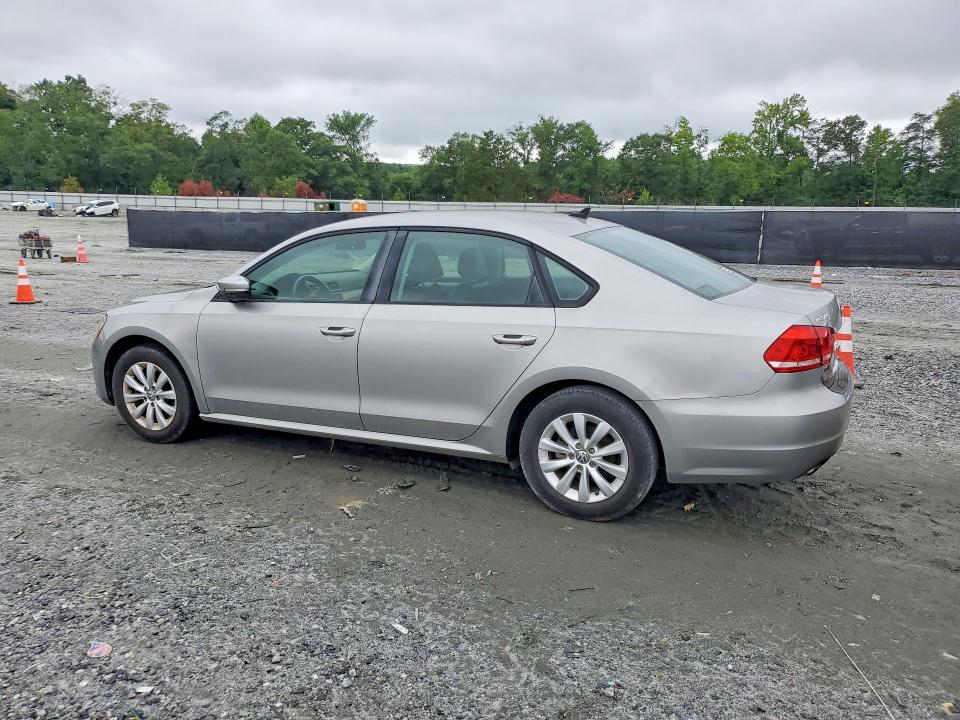 62328716 :رقم المزاد ، 1VWAT7A33EC065666 vin ، 2014 Volkswagen Passat مزاد بيع