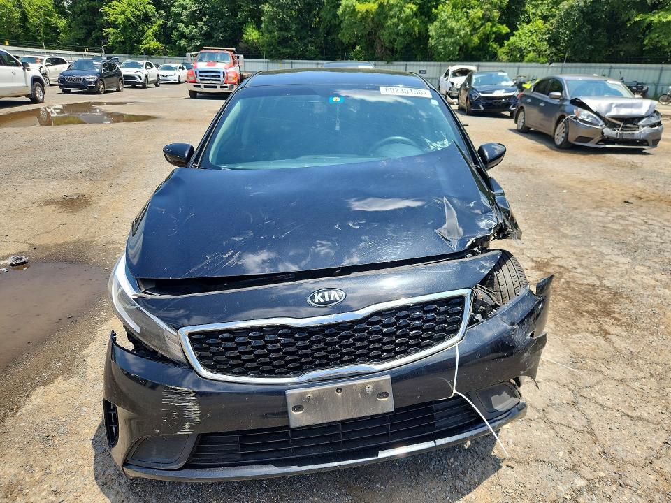 60230156 :رقم المزاد ، 3KPFK4A77JE197135 vin ، 2018 Kia Forte مزاد بيع