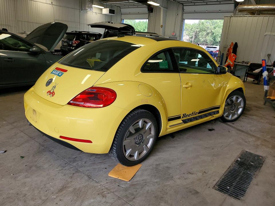 62103446 :رقم المزاد ، 3VWJP7AT8DM687858 vin ، 2013 Volkswagen Beetle مزاد بيع