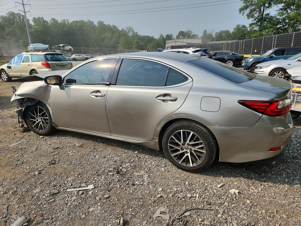 61298776 :رقم المزاد ، 58ABK1GG6HU067173 vin ، 2017 Lexus Es مزاد بيع