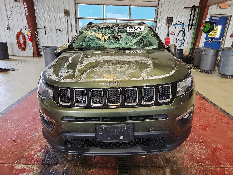 59983886 :رقم المزاد ، 3C4NJDBB1KT670333 vin ، 2019 Jeep Compass مزاد بيع