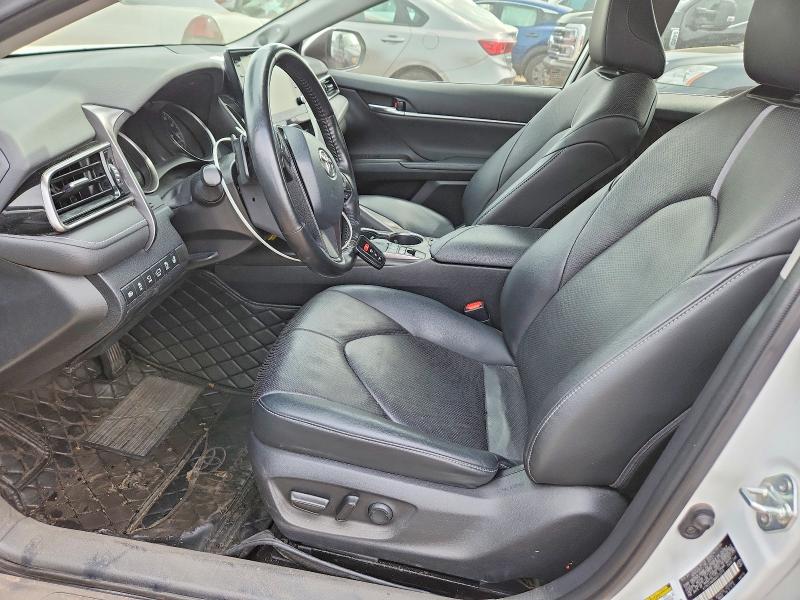 60683836 :رقم المزاد ، 4T1K31AK8NU572273 vin ، 2022 Toyota Camry مزاد بيع