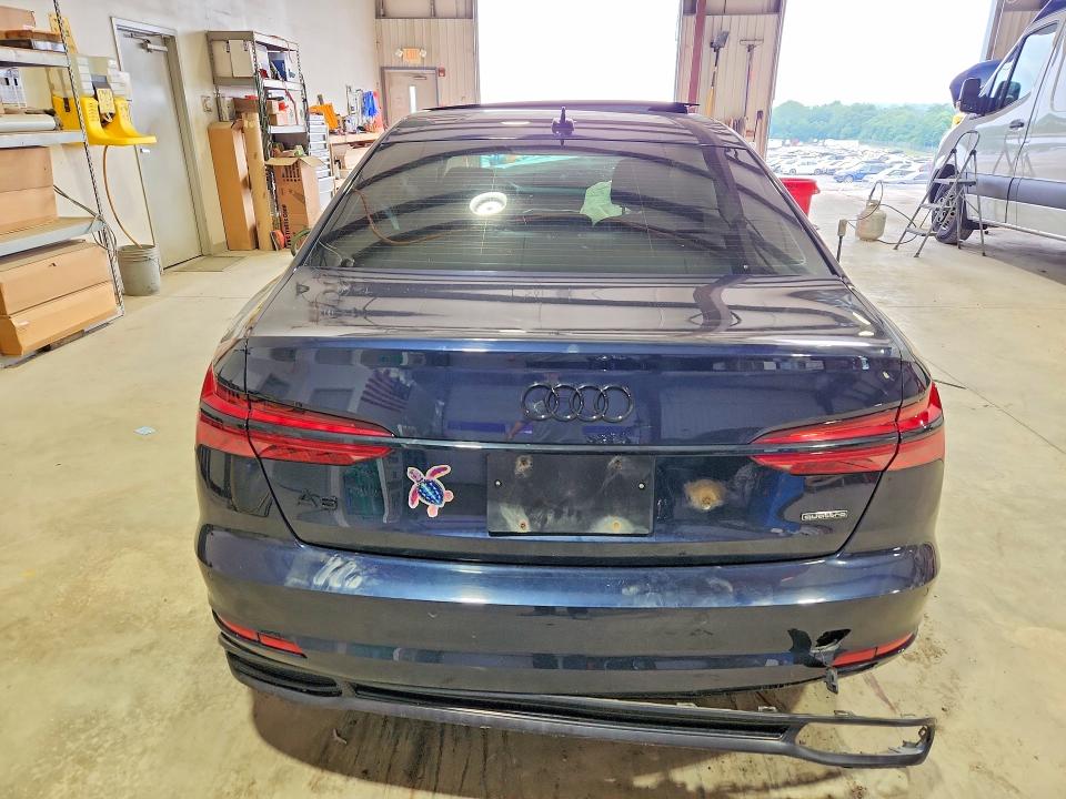 60323236 :رقم المزاد ، WAUD8AF28MN041992 vin ، 2021 Audi A6 مزاد بيع
