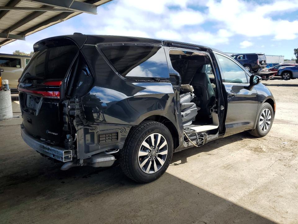 62724966 :رقم المزاد ، 2C4RC1L75PR626611 vin ، 2023 Chrysler Pacifica مزاد بيع