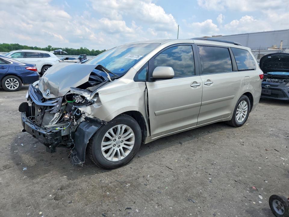 Продажа на аукционе авто 2017 Toyota Sienna, vin: 5TDYZ3DC3HS858313, номер лота: 59867776