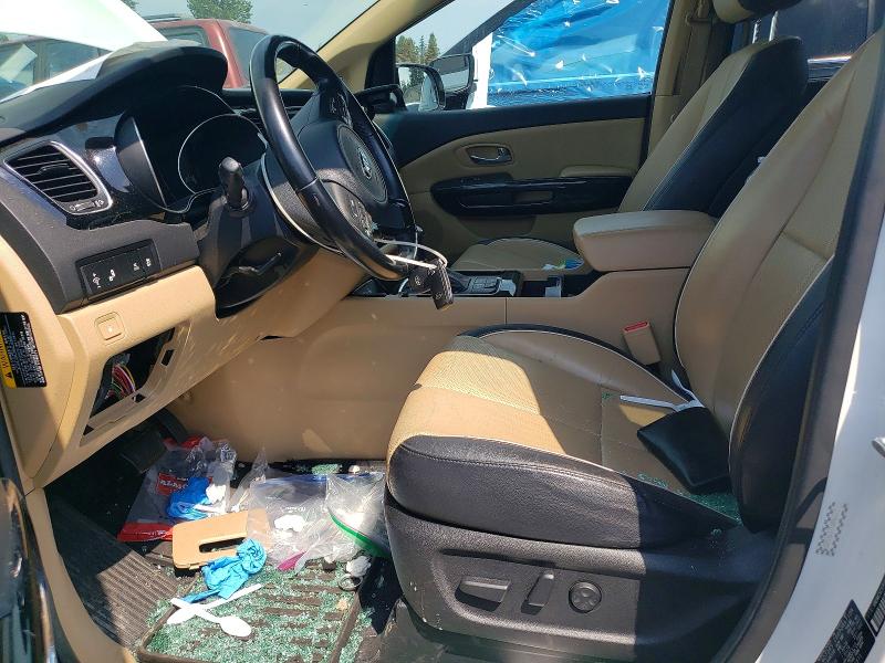 59142546 :رقم المزاد ، KNDMC5C17F6046571 vin ، 2015 Kia Sedona مزاد بيع