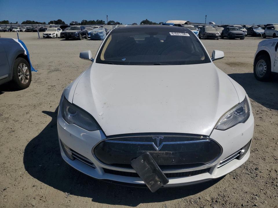 Продажа на аукционе авто 2014 Tesla Model S, vin: 5YJSA1H16EFP35003, номер лота: 61641196