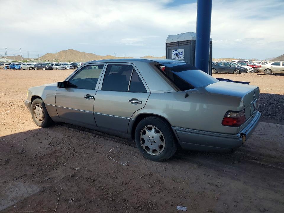 61955566 :رقم المزاد ، WDBEA32E3SC173248 vin ، 1995 Mercedes-benz E مزاد بيع