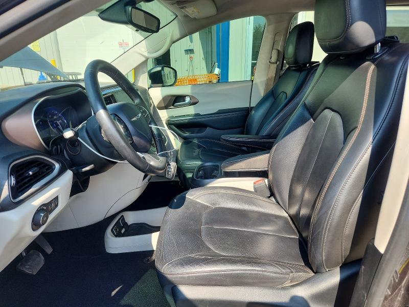 61367106 :رقم المزاد ، 2C4RC1BG5HR684527 vin ، 2017 Chrysler Pacifica مزاد بيع