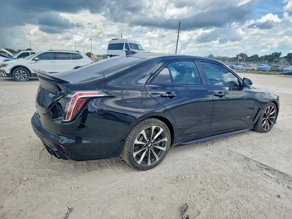61415716 :رقم المزاد ، 1G6D75RP7N0411089 vin ، 2022 Cadillac Ct4-v مزاد بيع