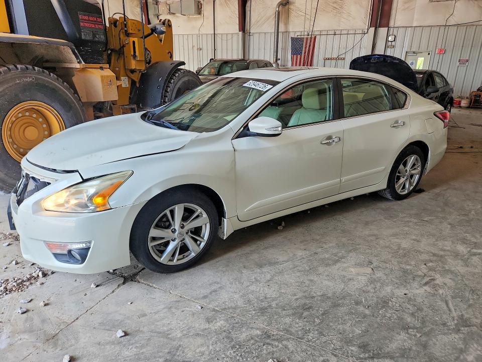 2015 Nissan Altima მანქანა იყიდება აუქციონზე, vin: 1N4AL3AP7FN861766, აუქციონის ნომერი: 62946726