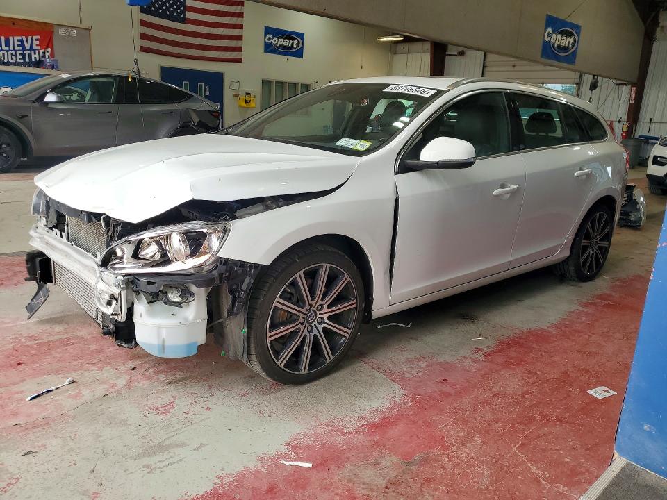 Продажа на аукционе авто 2015 Volvo V60, vin: YV1612SB1F1210749, номер лота: 60746646