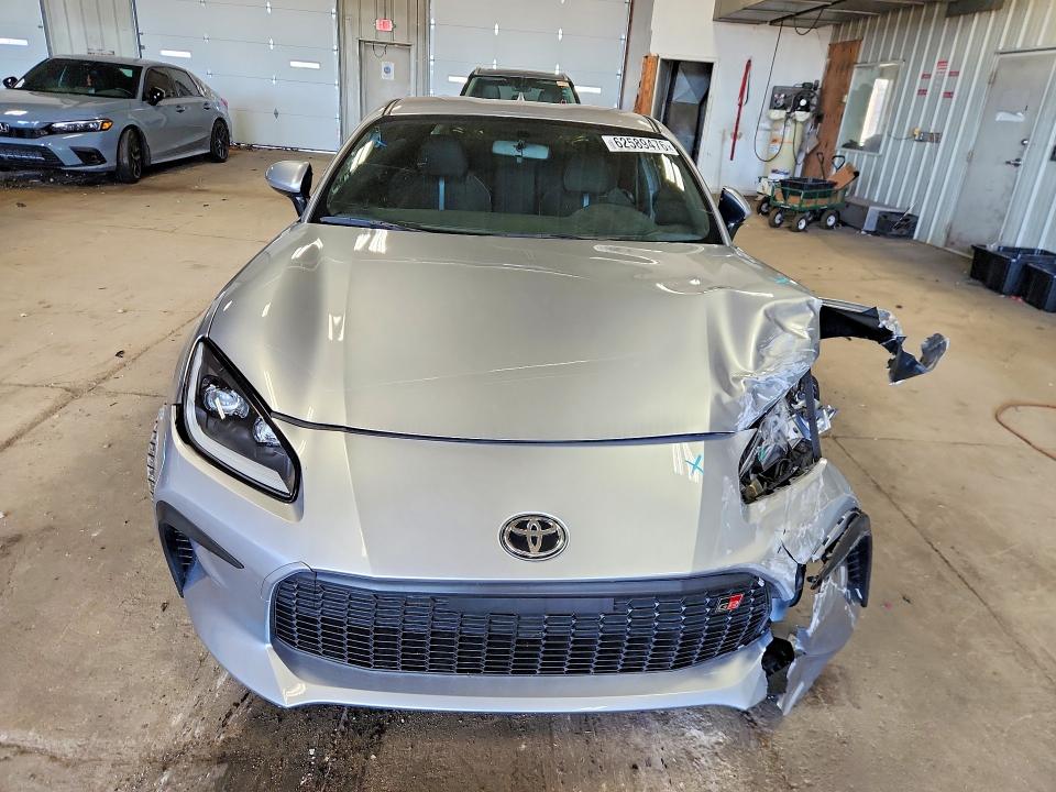 Продажа на аукционе авто 2023 Toyota Gr 86, vin: JF1ZNBE12P9761534, номер лота: 62589476