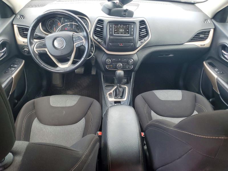 62617676 :رقم المزاد ، 1C4PJLCB4JD596900 vin ، 2018 Jeep Cherokee مزاد بيع