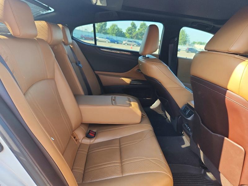 59740306 :رقم المزاد ، 58ABZ1B17KU027609 vin ، 2019 Lexus Es مزاد بيع