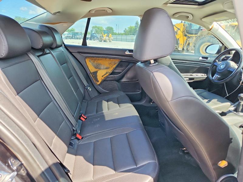 60466876 :رقم المزاد ، 3VWRA7AJ6AM025274 vin ، 2010 Volkswagen Jetta مزاد بيع