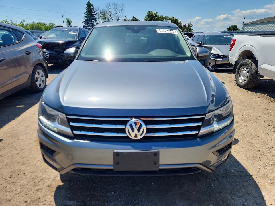 61221386 :رقم المزاد ، 3VV2B7AX1LM164495 vin ، 2020 Volkswagen Tiguan مزاد بيع