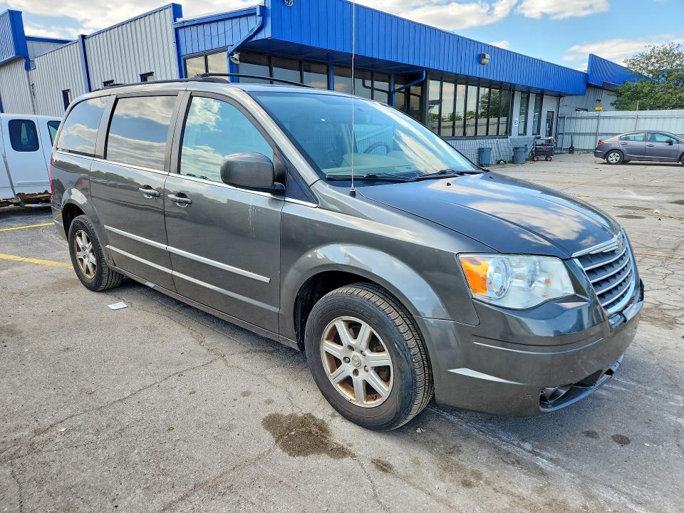62453346 :رقم المزاد ، 2A4RR5D19AR415784 vin ، 2010 Chrysler Town & Country مزاد بيع