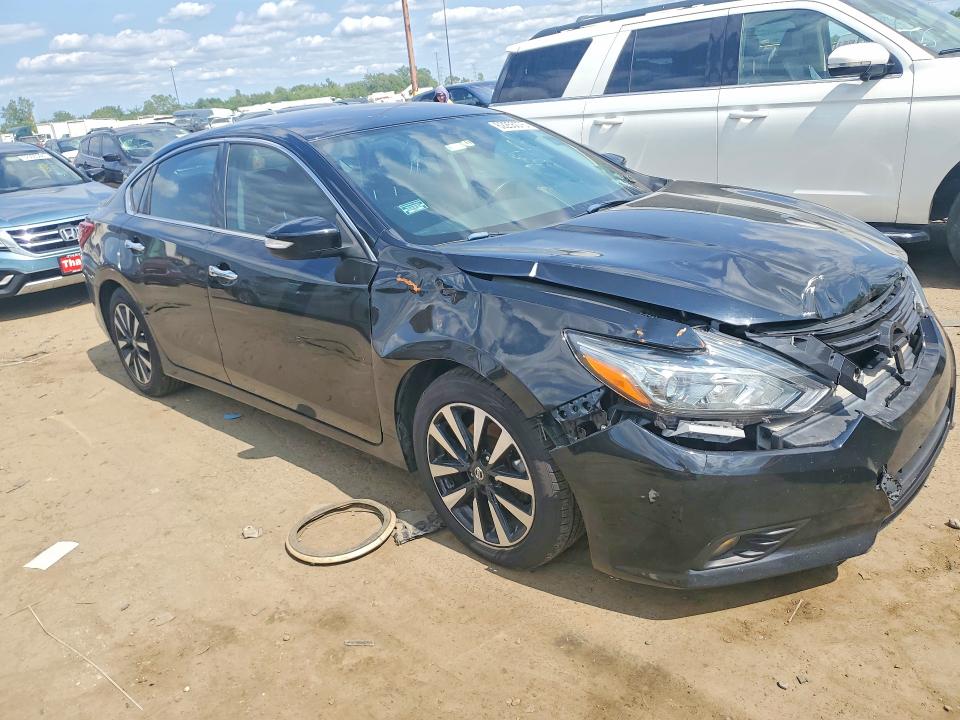 Продажа на аукционе авто 2018 Nissan Altima, vin: 1N4AL3AP7JC158981, номер лота: 62255076