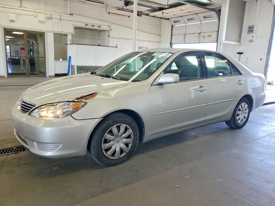60390856 :رقم المزاد ، 4T1BE32KX5U630551 vin ، 2005 Toyota Camry مزاد بيع