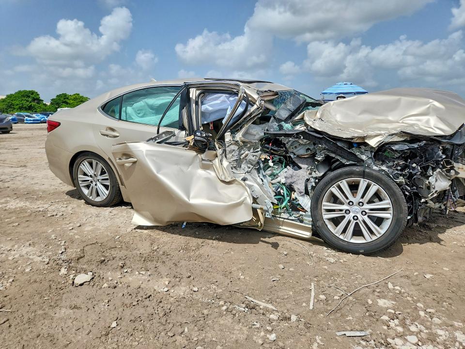 60183506 :رقم المزاد ، JTHBK1GG7D2006169 vin ، 2013 Lexus Es مزاد بيع