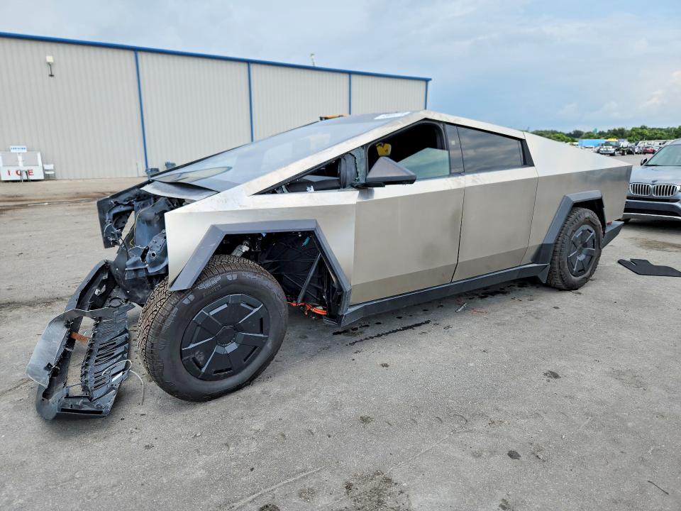 Продажа на аукционе авто 2025 Tesla Cybertruck, vin: 7G2CEHED5SA075011, номер лота: 62816176