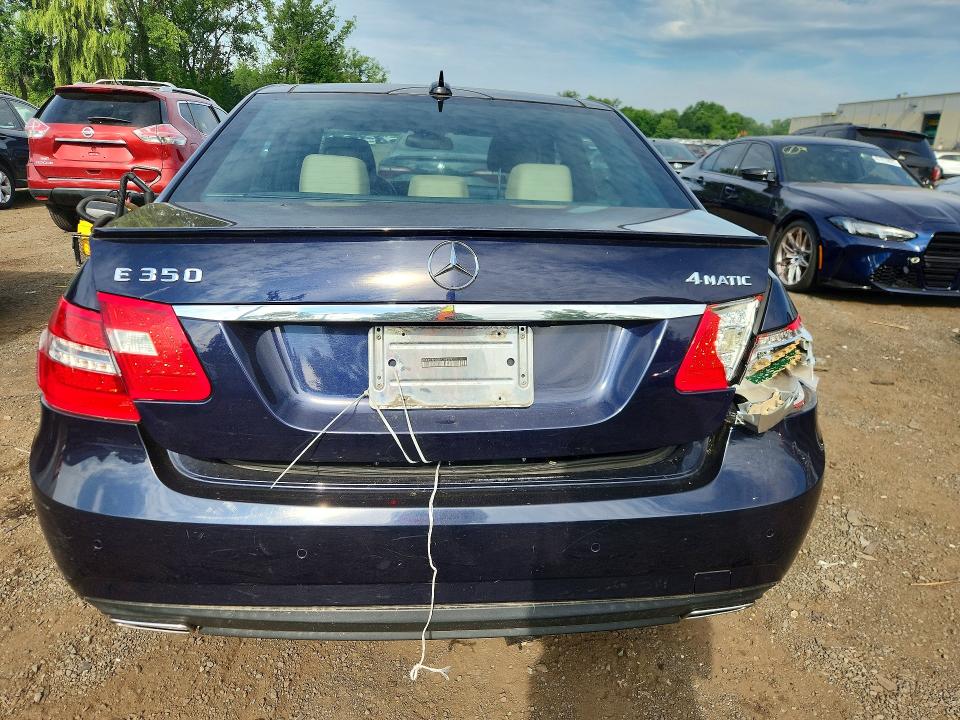 60926396 :رقم المزاد ، WDDHF8HB5BA368277 vin ، 2011 Mercedes-benz E مزاد بيع