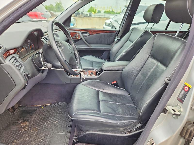 2001 Mercedes-benz E მანქანა იყიდება აუქციონზე, vin: WDBJF83J61X053203, აუქციონის ნომერი: 62960096